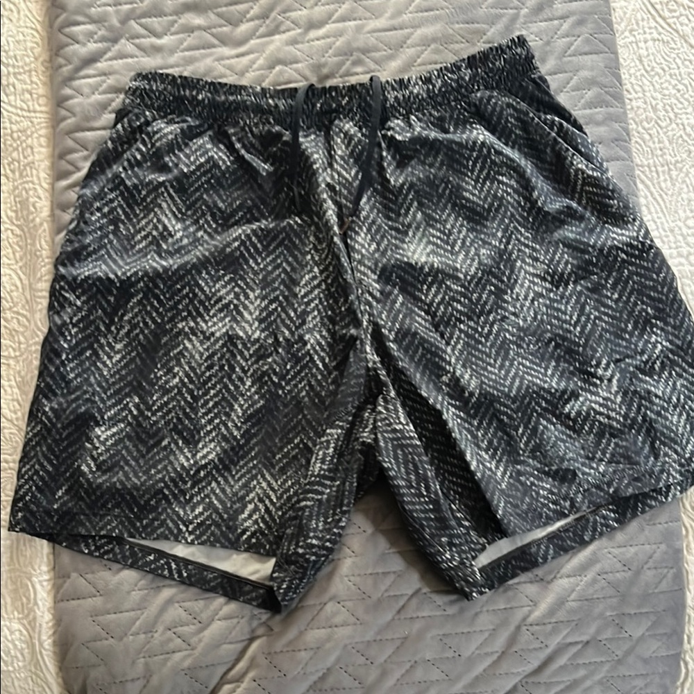 Lululemon Athletica Unlined Shorts Pacebreaker 7 inch Inseam